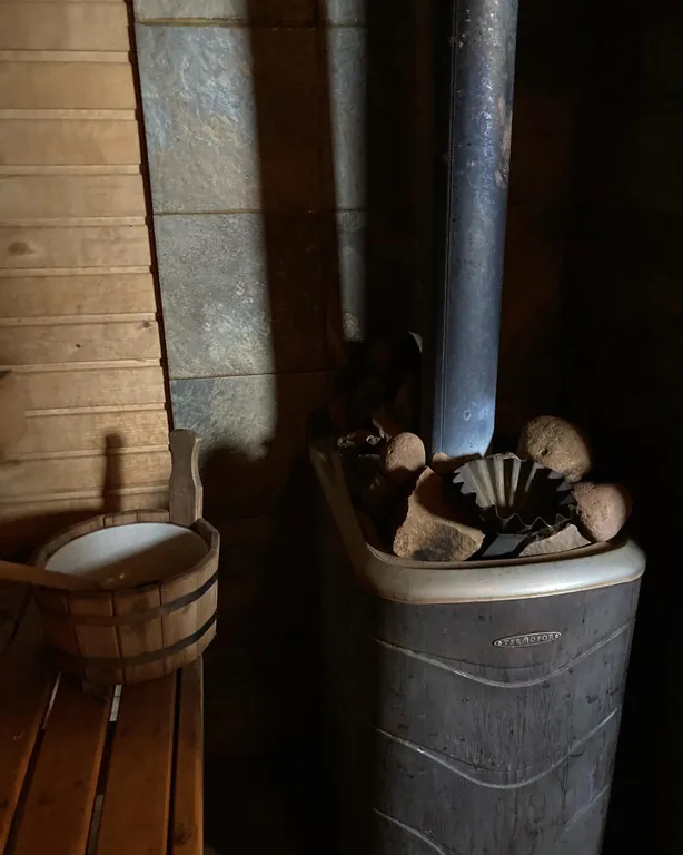 Дом у реки с баней