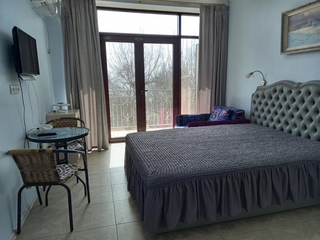 Уютная квартира студия с видом на море — аренда посуточно в Алупка