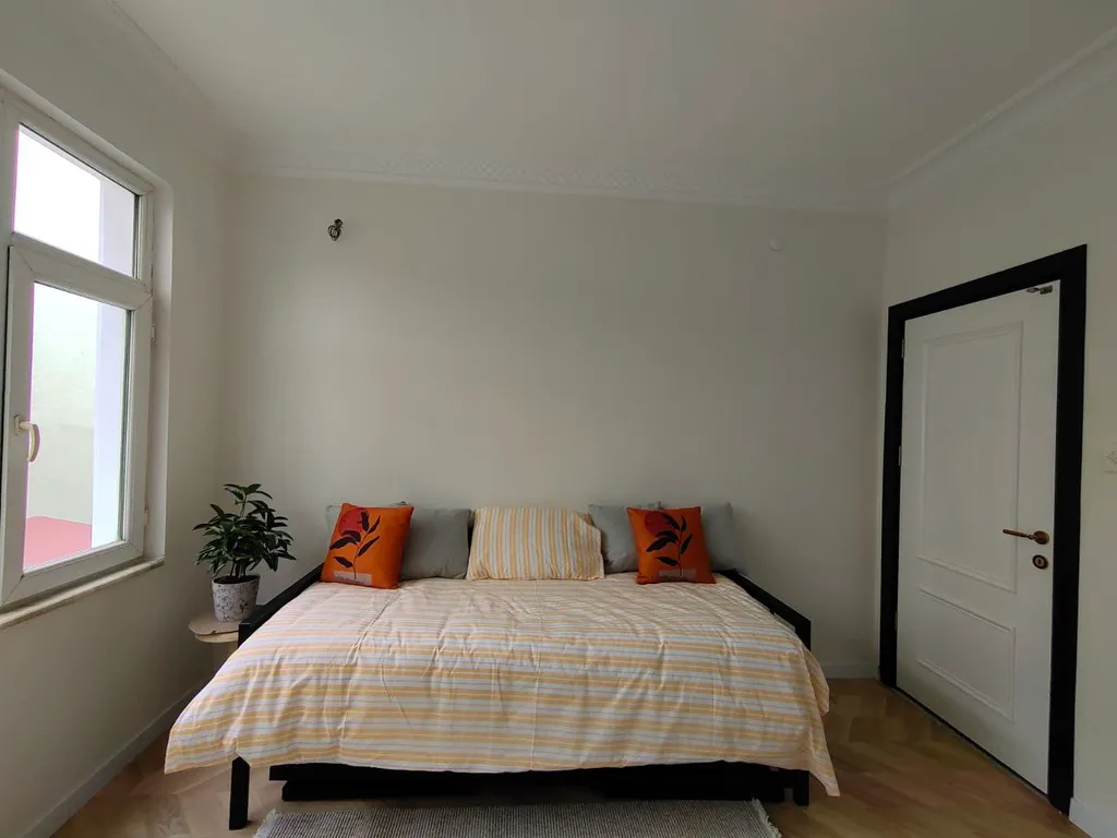 2br and 2bath balcony 8 min to metro