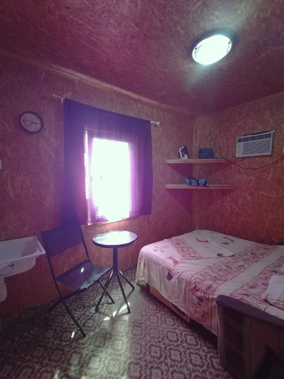 Домик на берегу реки