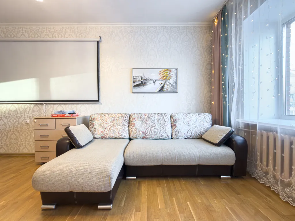 Евротрешка с подземной парковкой близко к центру