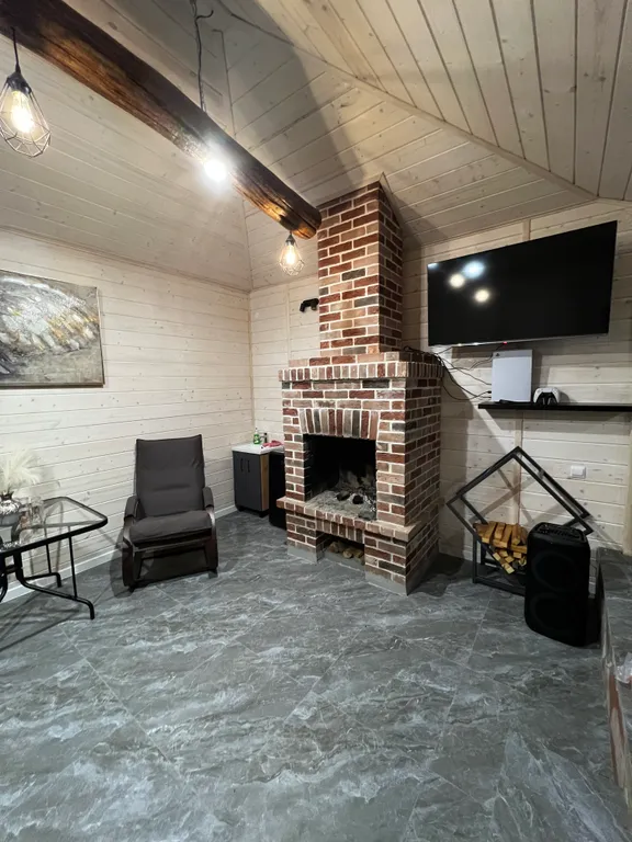 Домик в лесу у моря с верандой