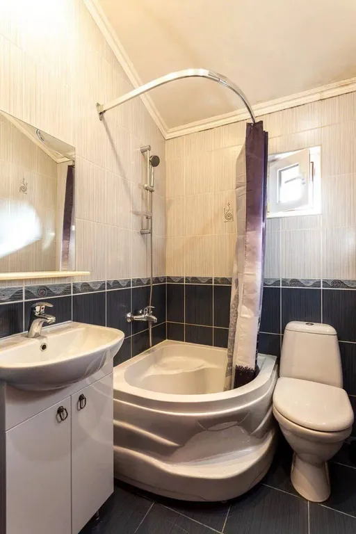 Двухэтажный дом на Турчинского