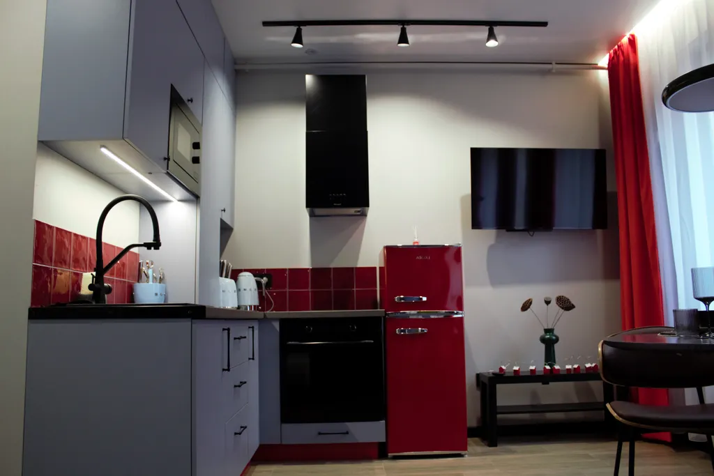 Стильная уютная студия с дизайнерским ремонтом