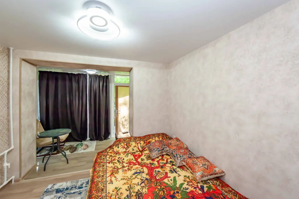 Уютная новая студия с садом на москольце