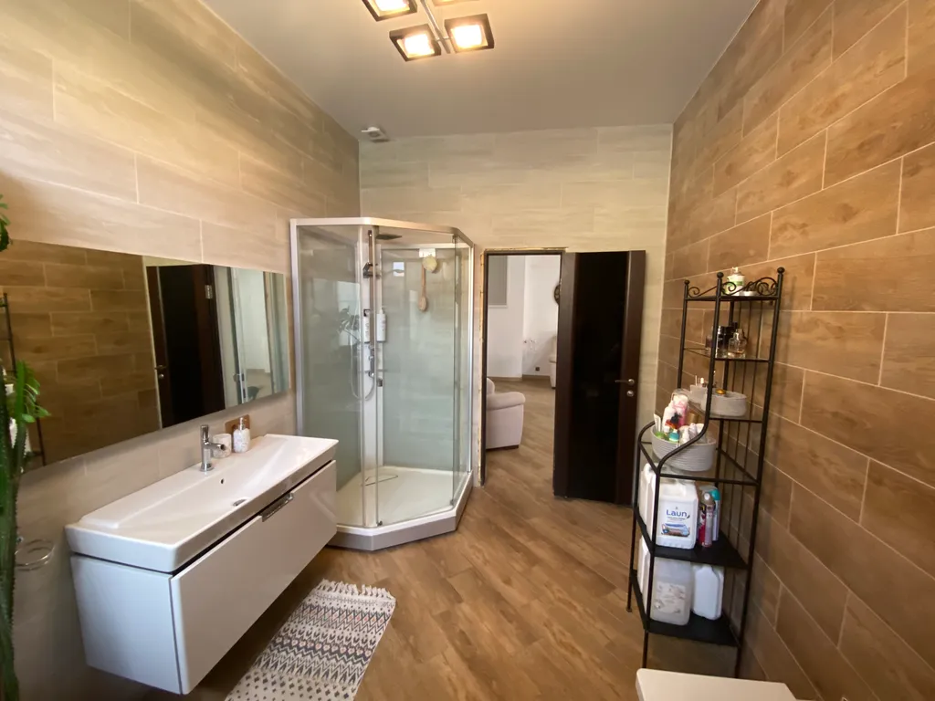 Огромный дом у парка Галицкого