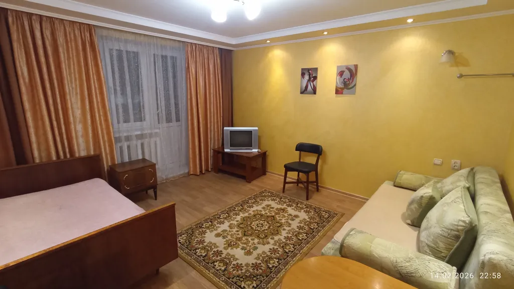 Уютная квартира в жилом районе, рядом с бассейном, магазинами и остановкой — аренда посуточно в Светлогорск