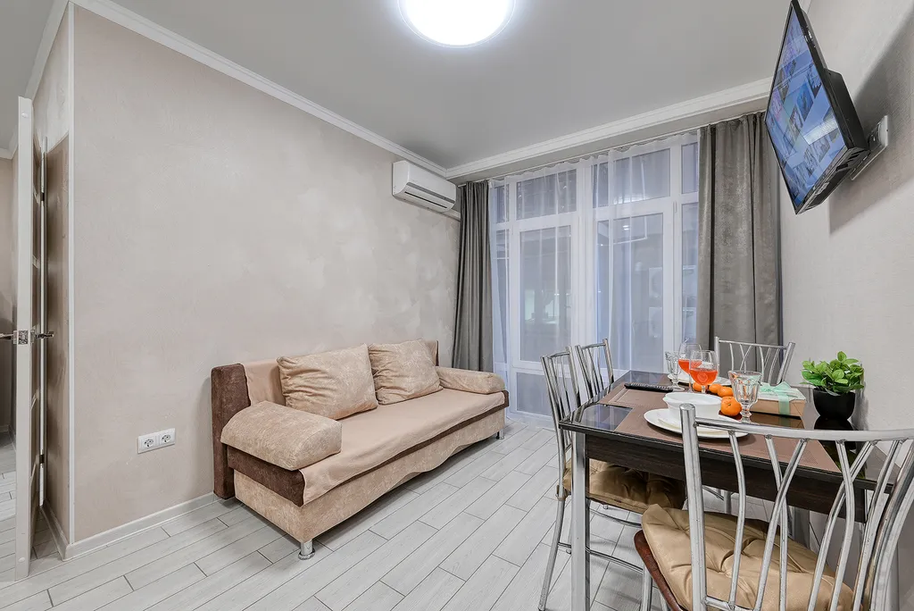 Квартира с отдельной спальней рядом с Казино и Ред Ареной 02