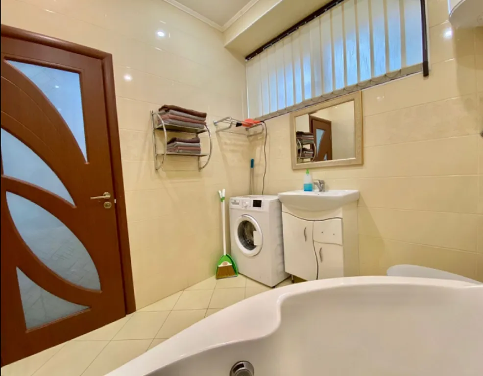 Тихая квартира с балконом в Приморском парке