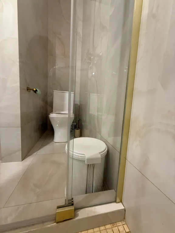 Двухэтажный кирпичный дом с уютом и атмосферой