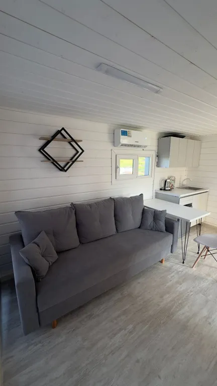 Уютный дом у озера