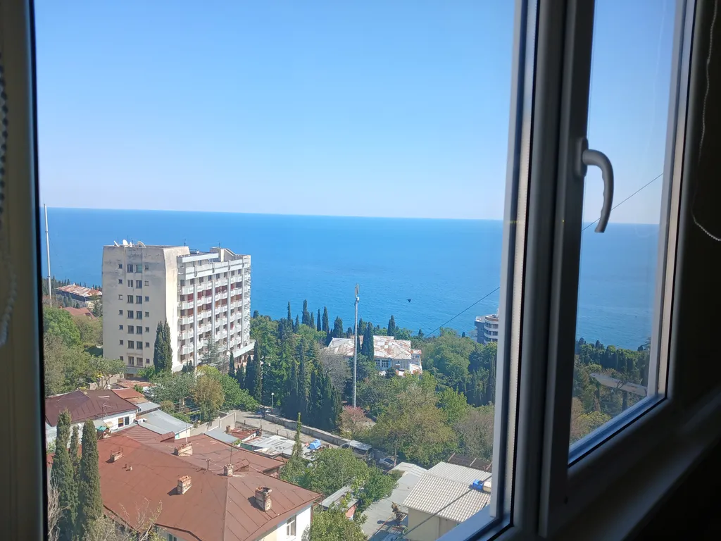 Уютная квартира с видами на море и вершины Ай-петри