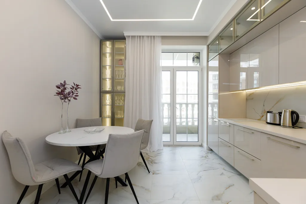 Уютная двухкомнатная квартира с дизайнерским ремонтом возле моря