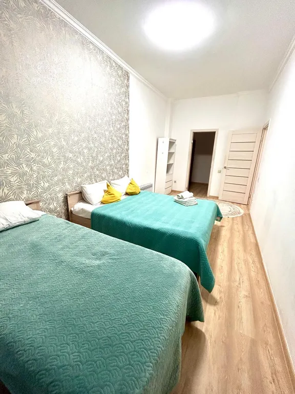 Трехкомнатная квартира около Mega Silkway