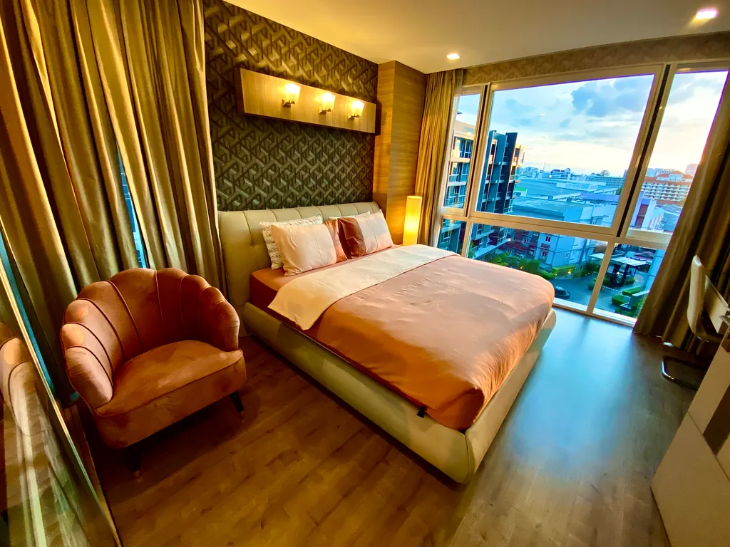 Квартира Четырехкомнатный люкс с тремя отдельными спальнями — аренда посуточно в Паттайя