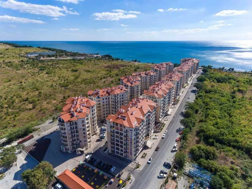 Квартира Квартира Евротрешка 80кв.м. с видом на море и горы в 50 м. от моря — Геленджик