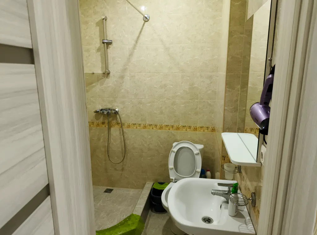 Уютная 2-х комнатная малогабаритка 250 метров до пляжа Факел