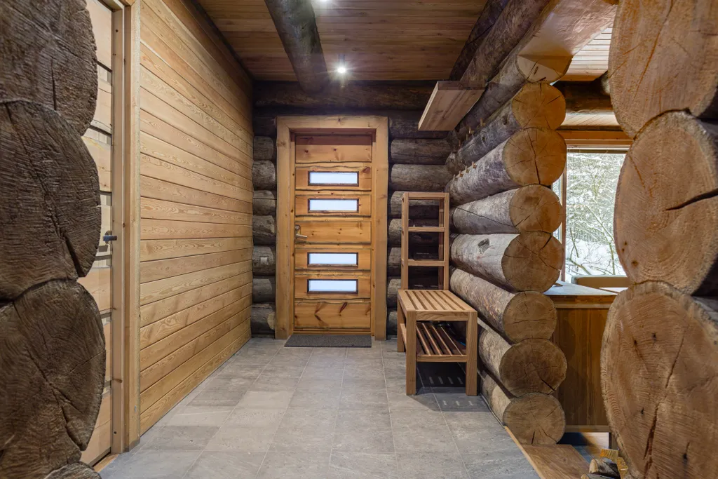 Дом из бревна kelo