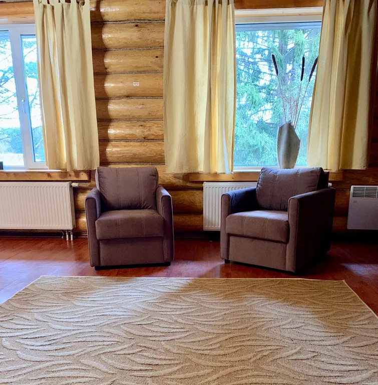 Шале с камином и 3 спальнями на берегу озера Селигер