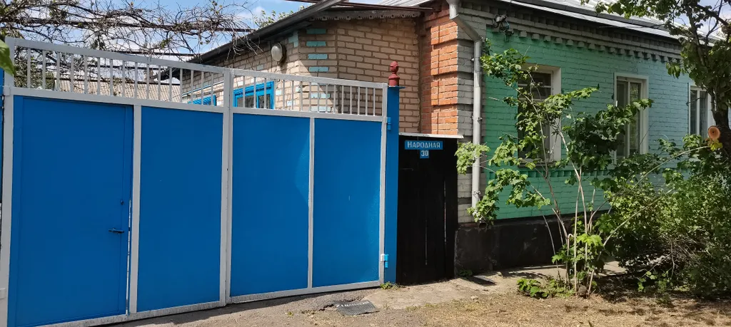 Коттедж Уютный дом 300м от трассы м4 с размещением до 9 гостей — аренда посуточно в Каменск-Шахтинский