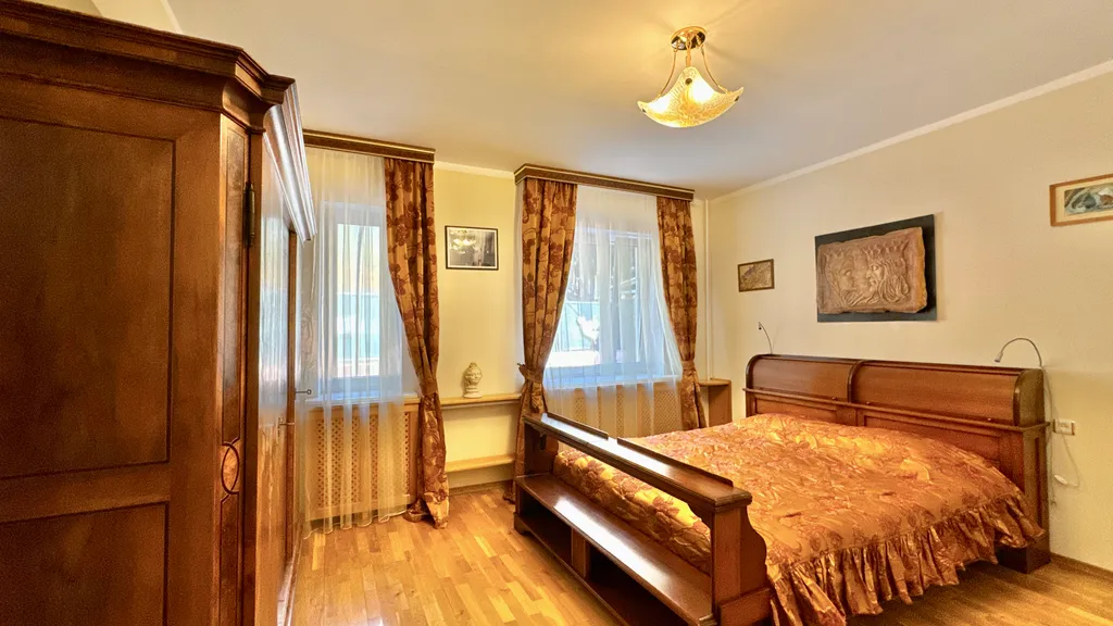 Дом у моря с личным парком, бассейном и сауной