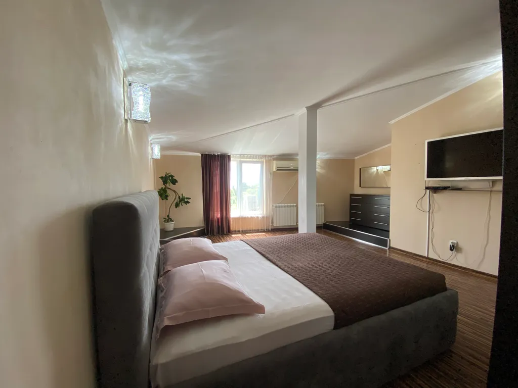 4-комнатная Квартира