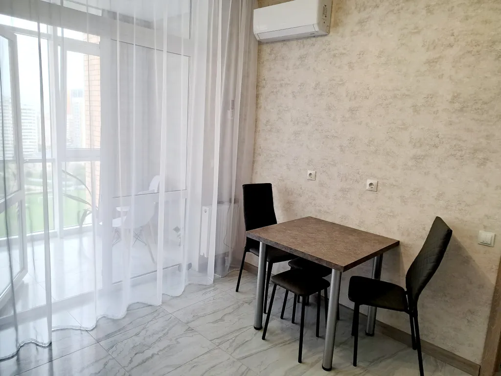 Просторная, светлая квартира рядом с лучшим пляжем города