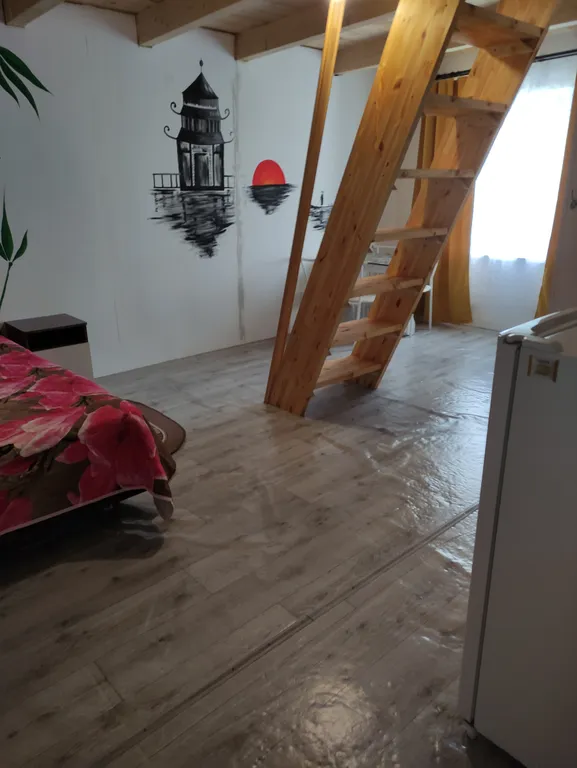 Квартира Полулюкс с мансардой — аренда посуточно в Ая