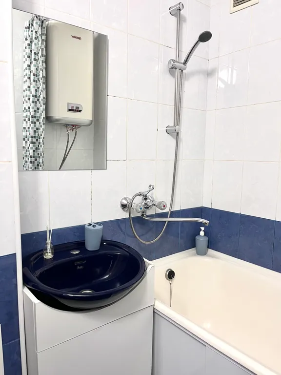 Двухкомнатная квартира около городских прудов