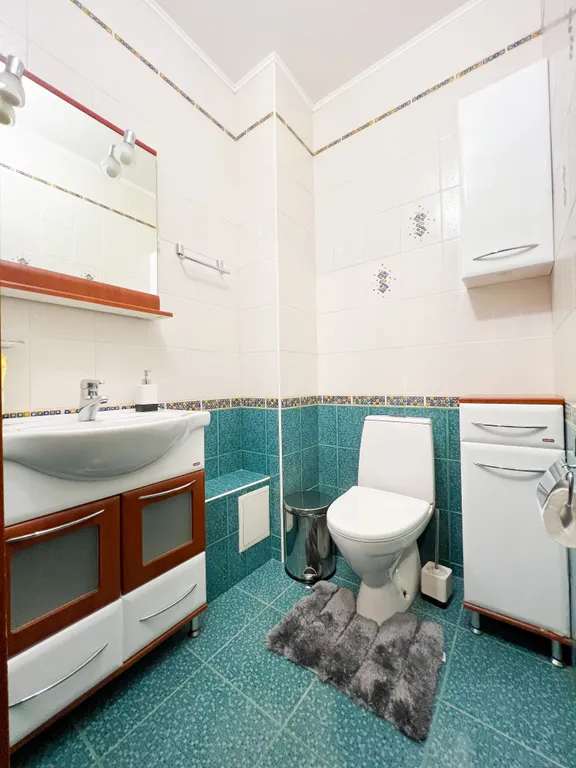 Просторная квартира у жд вокзала для 8 человек