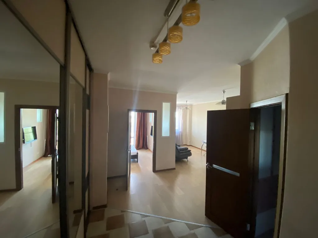 Sutki Rent с видом на Смольный собор