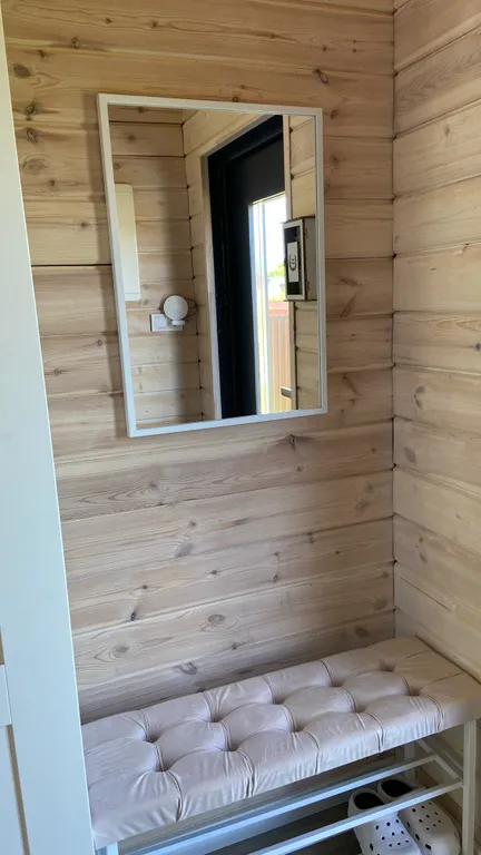 Gray дом в стиле барнхаус с видом на лес