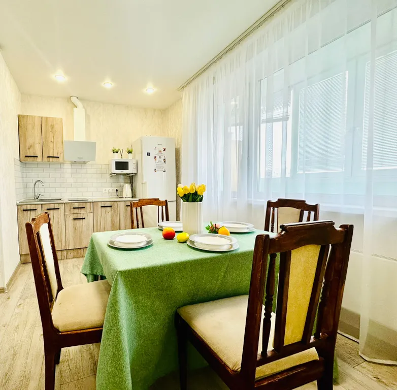 Уютная 2-комнатная квартира с балконом в центре города