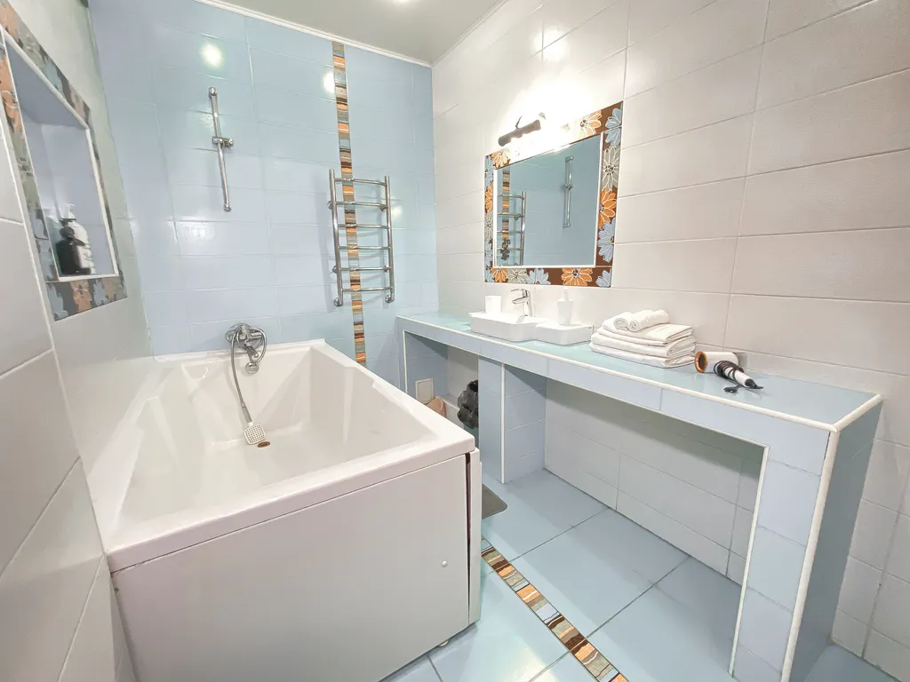 Двухуровневая квартира для большой компании