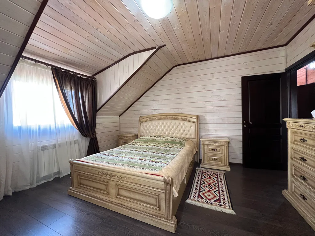 Дом с сауной и большой ванной на террасе