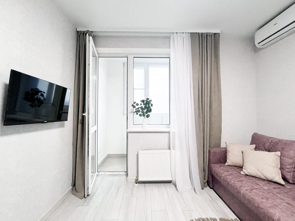 Превосходная студия для двоих с лоджией