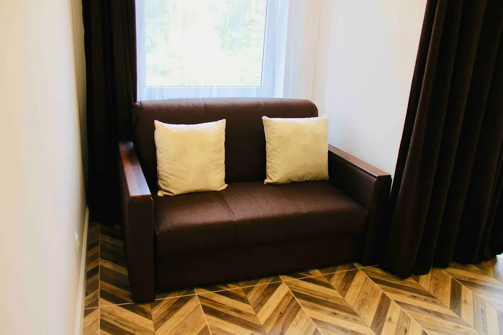 Уютная студия с видом на лес