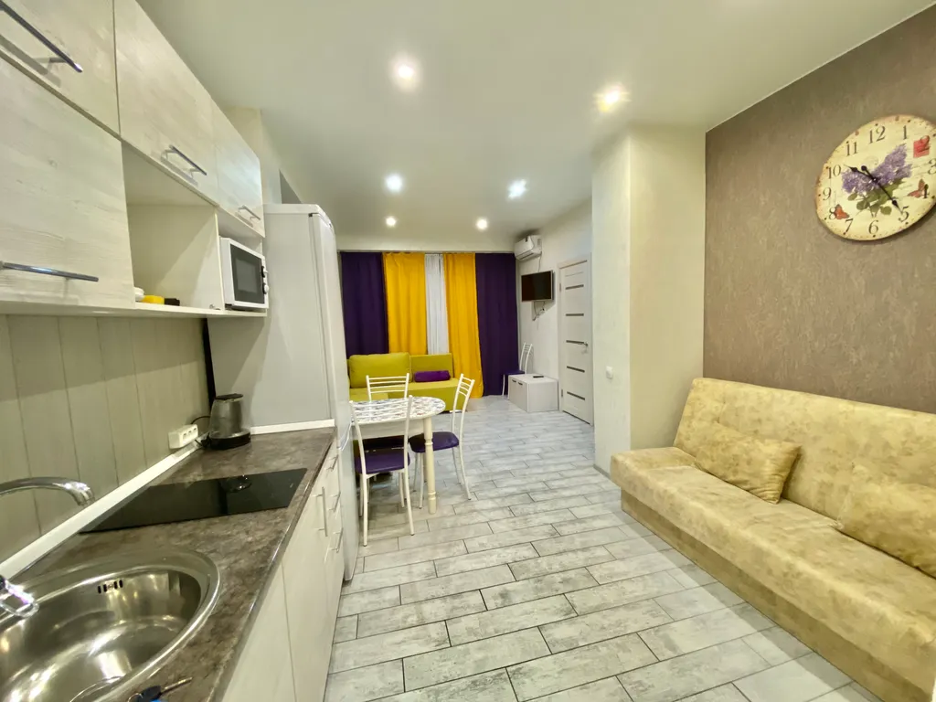 Апартаменты с балконом возле подьемника