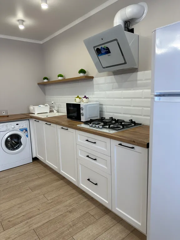 Квартира  с двумя раздельными комнатами, у подножья горы.