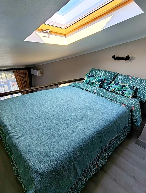 Квартира Квартира Мансардная студия с боковым видом на море — Адлер