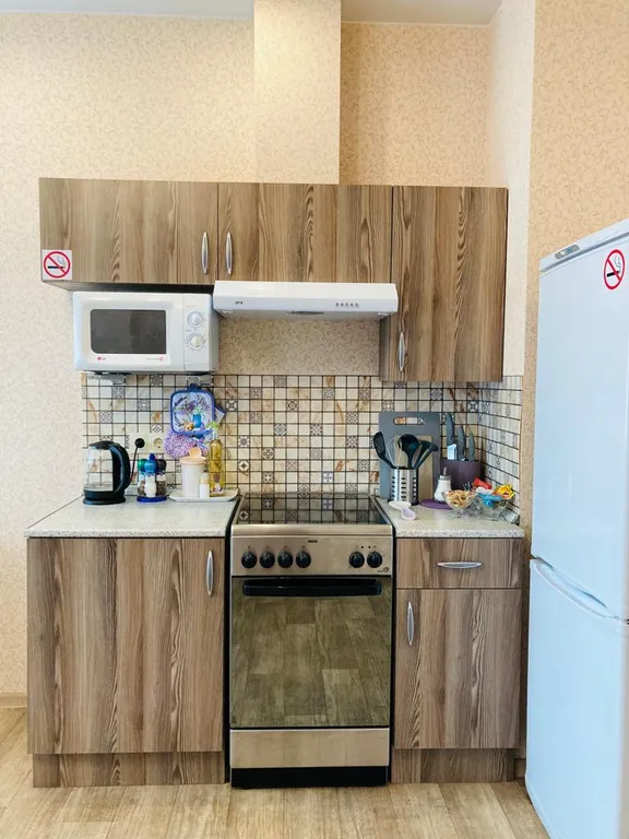 Просторная студия с огромной лоджией у озера