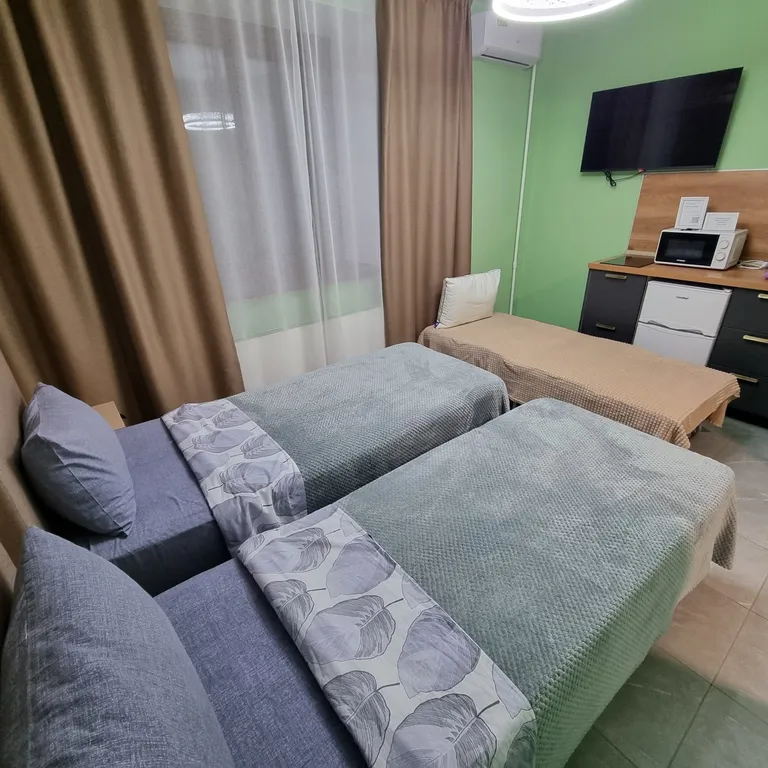 Студия у центрального здания ЮВЖД