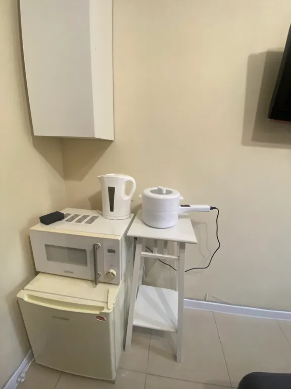 Маленькая студия рядом с лесом