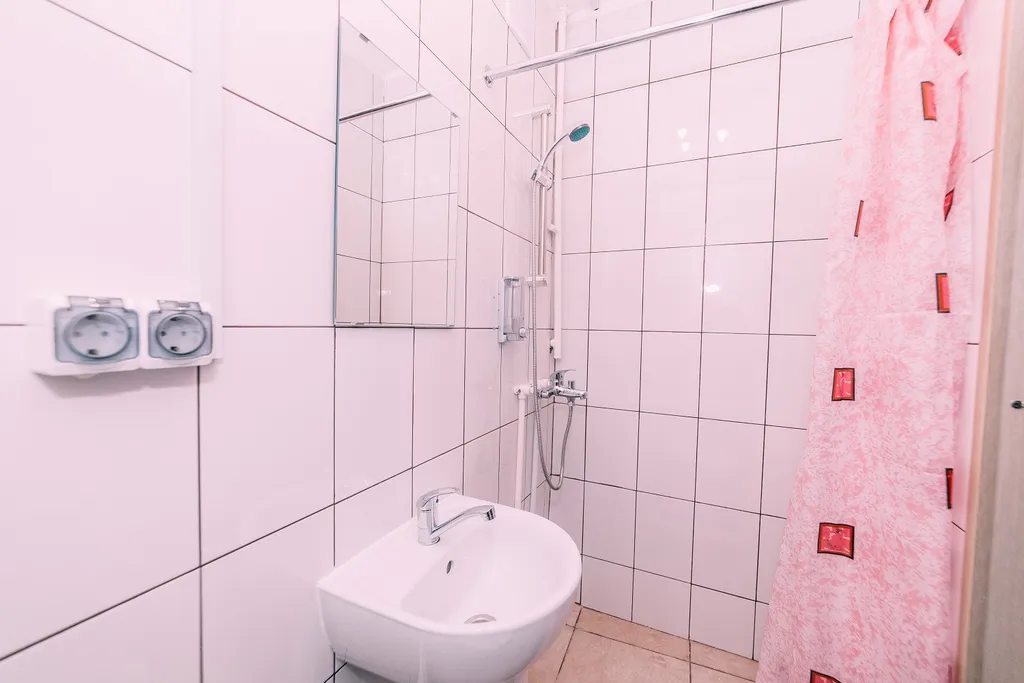 Комната со своим санузлом и мини-кухней в историческом центре