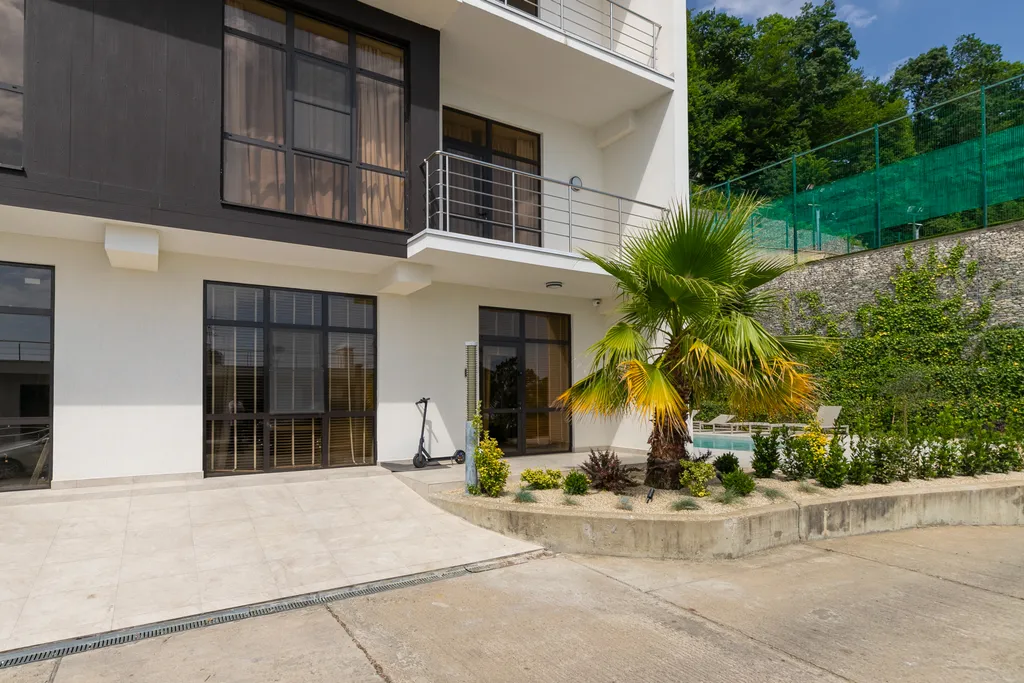 Таунхаус с собственным бассейном в ЖК Лазурный берег