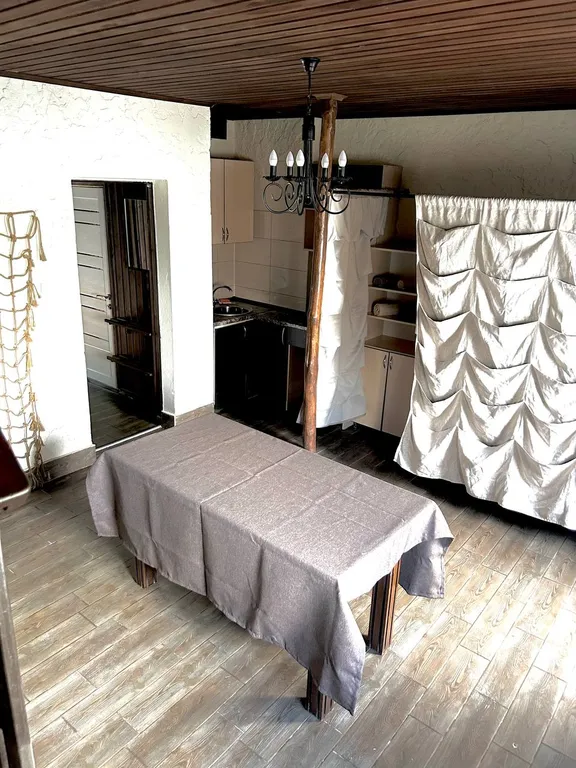 Апартаменты на берегу озера с видом на гору Бештау