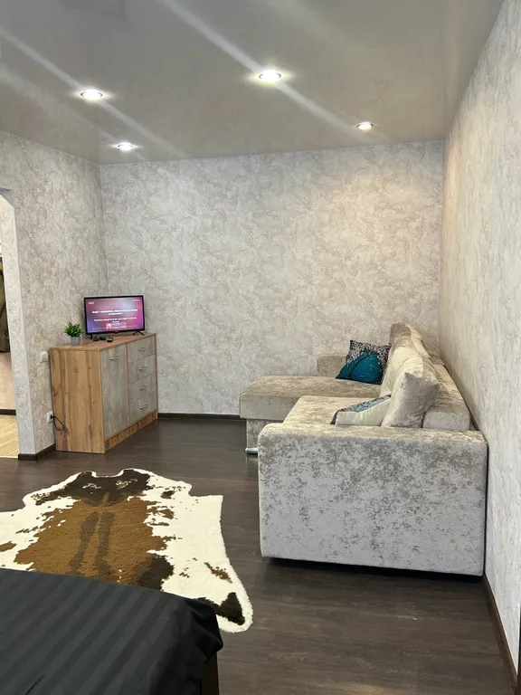 Светлая двухкомнатная квартира