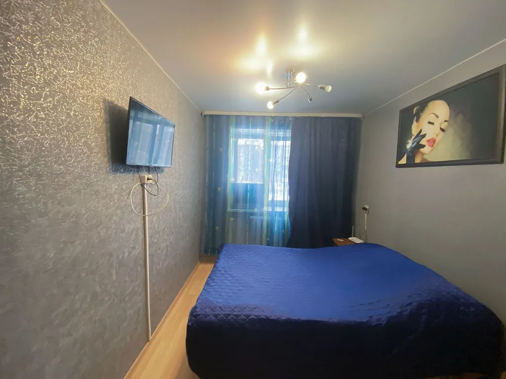 Трёхкомнатная квартира в центре города — аренда посуточно в Ижевск