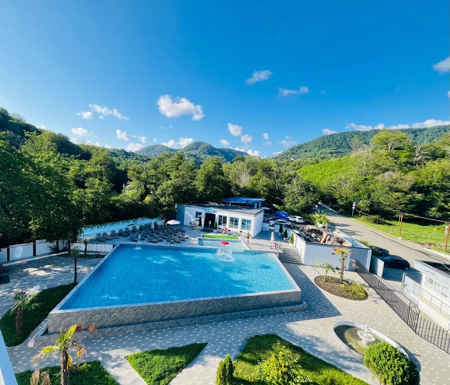 Студия с бассейном на территории