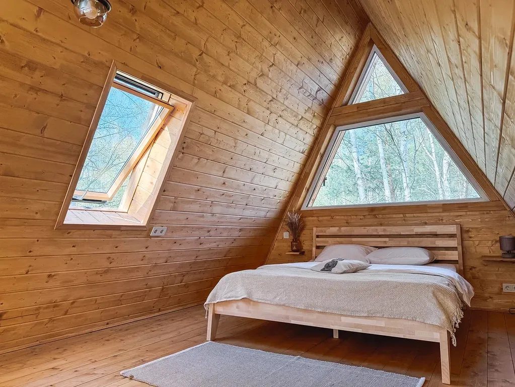 Коттедж Большой треугольный дом 90м2 с завтраком — Куровское